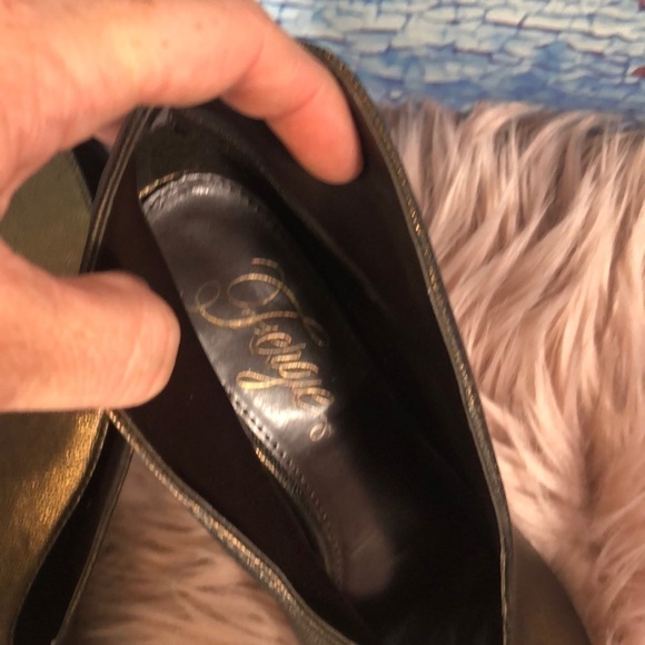 𝅺FERGIE FootWear Heels - Picture 6 of 9